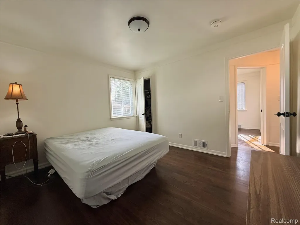 2203 White Avenue Lincoln Park City MI 48146