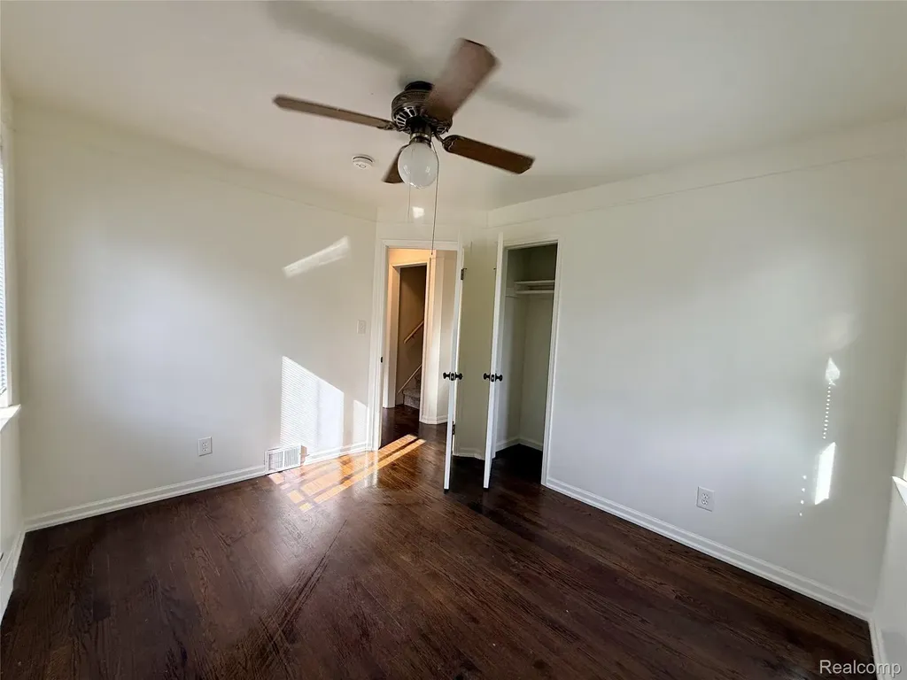 2203 White Avenue Lincoln Park City MI 48146