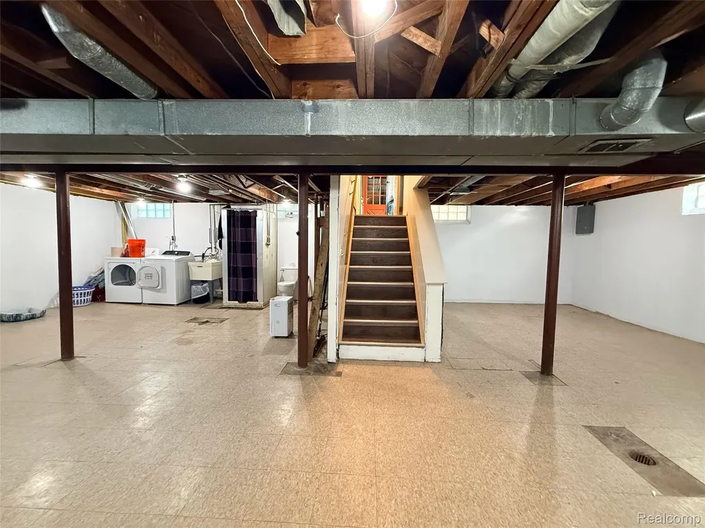 2203 White Avenue Lincoln Park City MI 48146