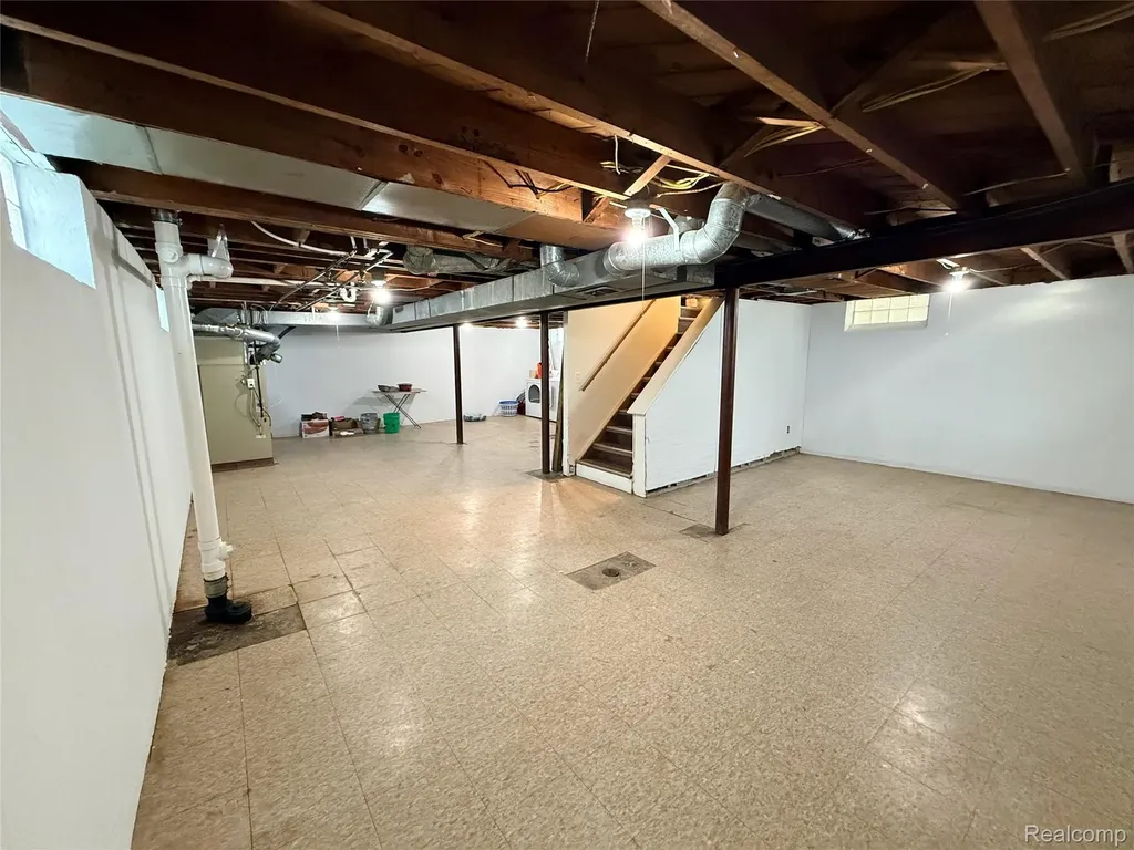 2203 White Avenue Lincoln Park City MI 48146