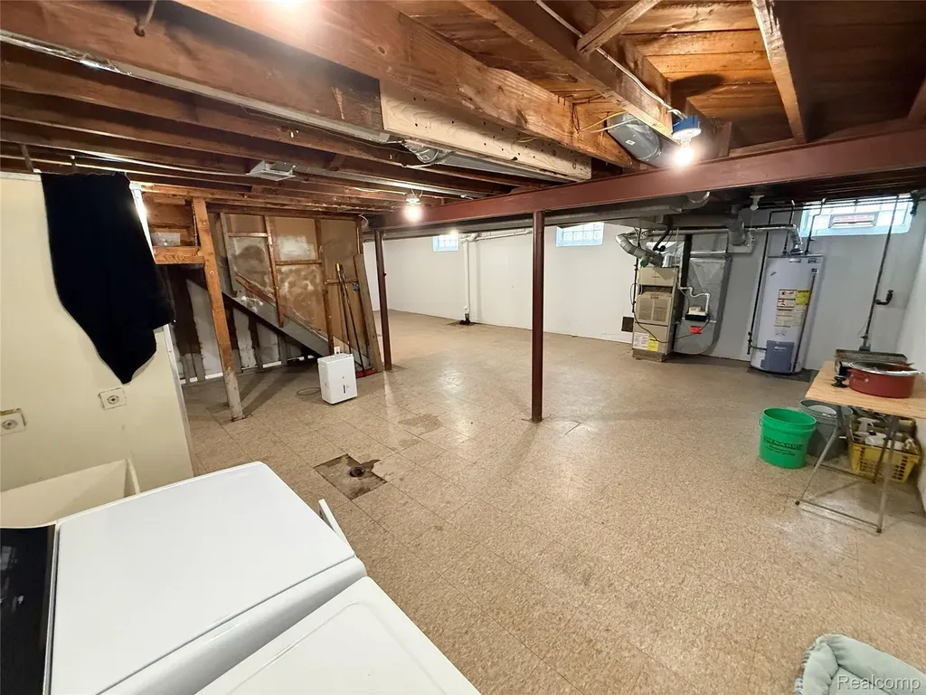 2203 White Avenue Lincoln Park City MI 48146