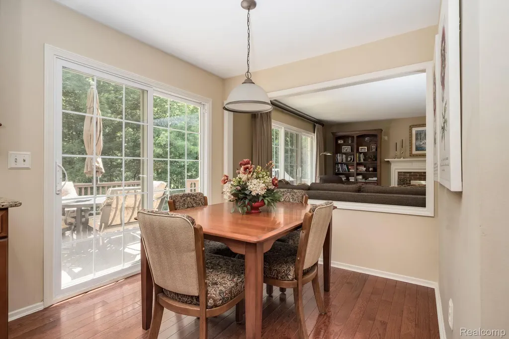 44828 Roundview Drive Novi City MI 48375