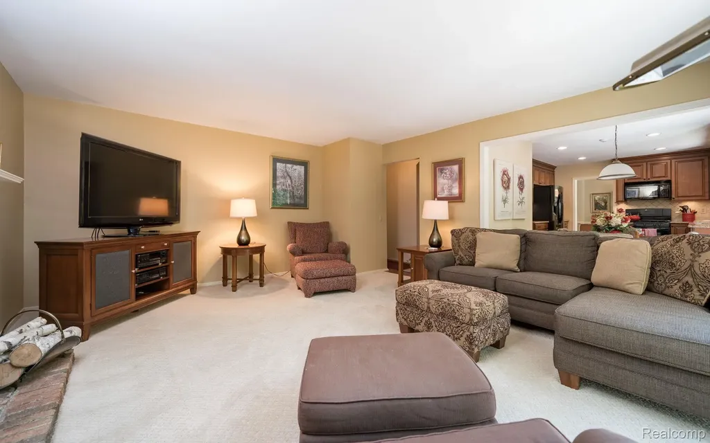 44828 Roundview Drive Novi City MI 48375