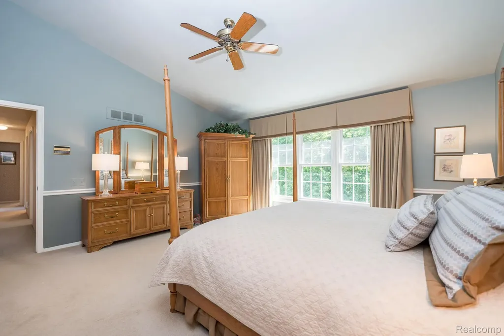 44828 Roundview Drive Novi City MI 48375