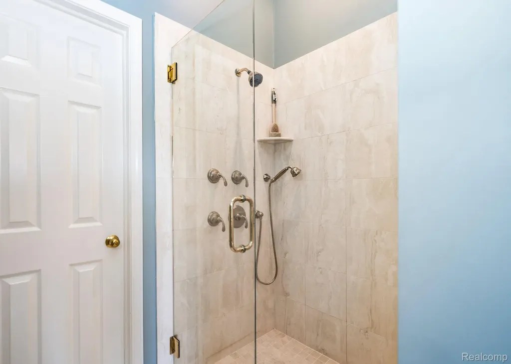 44828 Roundview Drive Novi City MI 48375