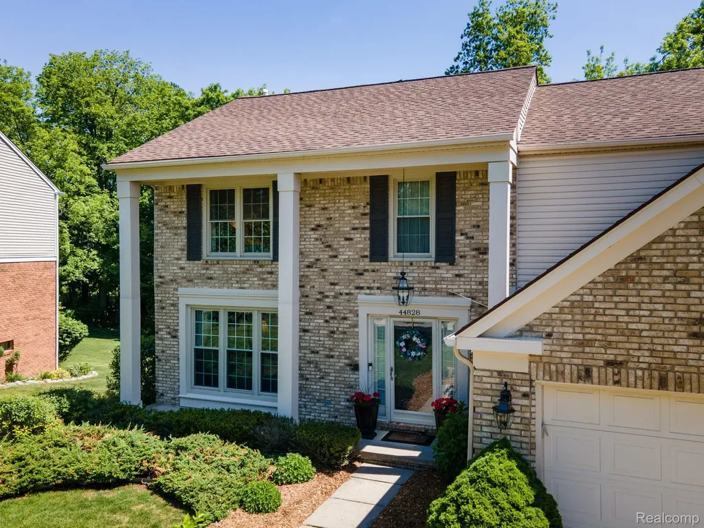 44828 Roundview Drive Novi City MI 48375