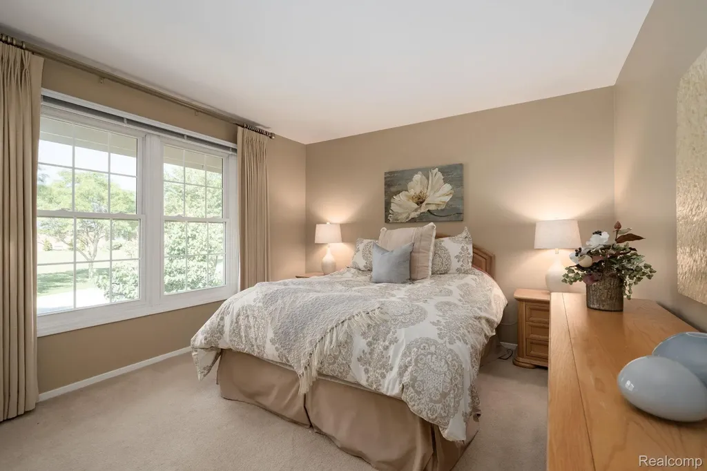 44828 Roundview Drive Novi City MI 48375