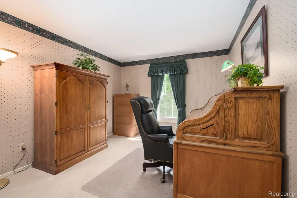 44828 Roundview Drive Novi City MI 48375