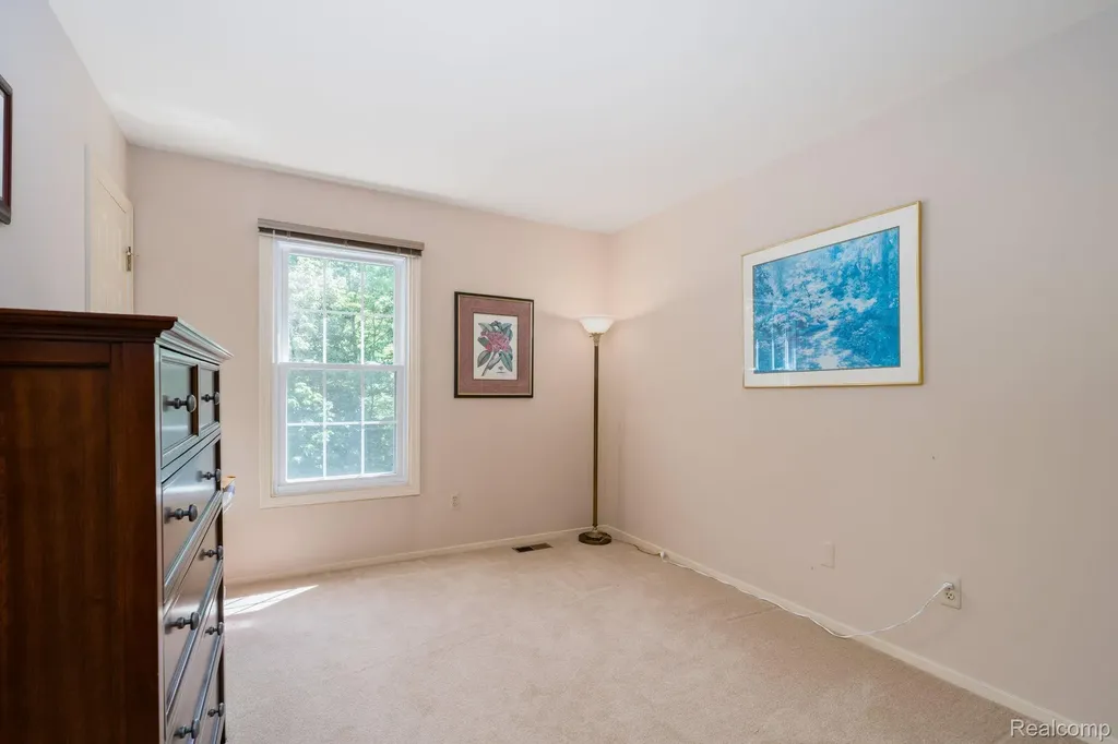 44828 Roundview Drive Novi City MI 48375