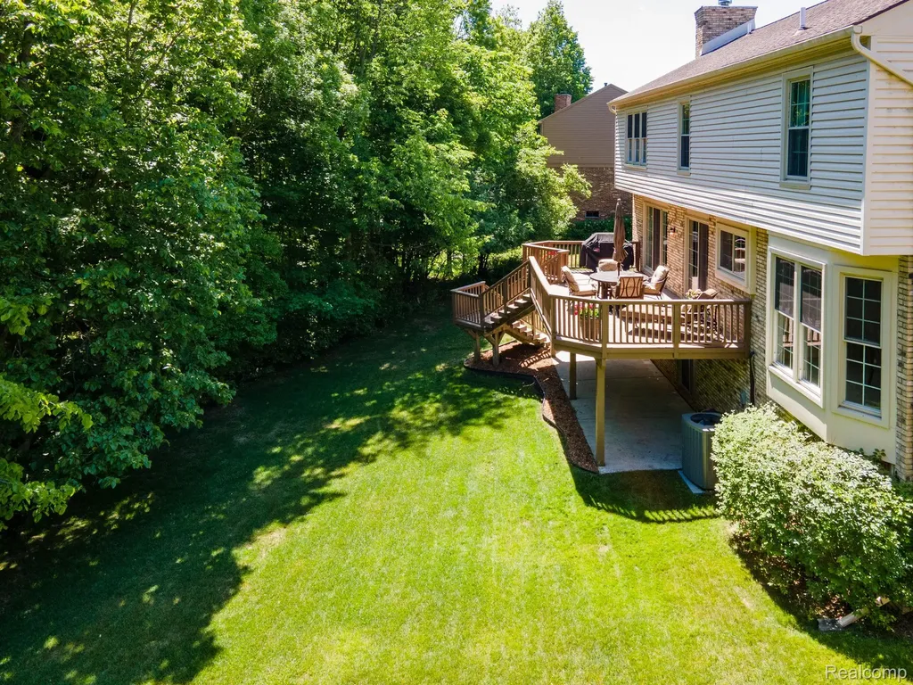 44828 Roundview Drive Novi City MI 48375