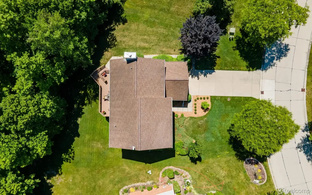 44828 Roundview Drive Novi City MI 48375