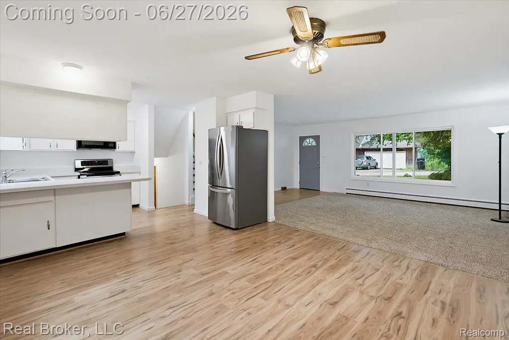 8320 Hillpoint Drive Hamburg Township MI 48116