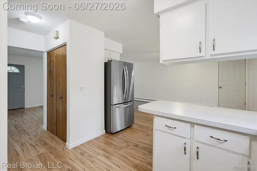 8320 Hillpoint Drive Hamburg Township MI 48116