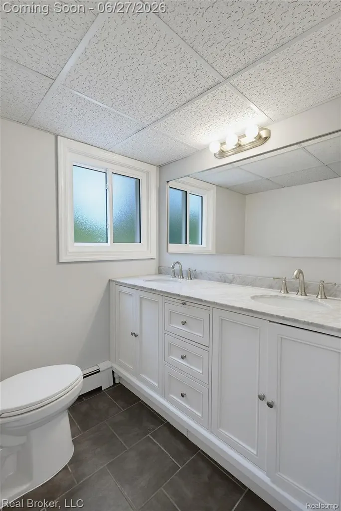 8320 Hillpoint Drive Hamburg Township MI 48116