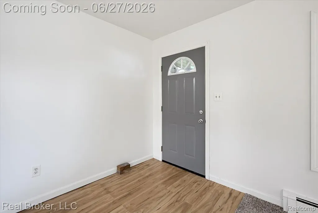 8320 Hillpoint Drive Hamburg Township MI 48116