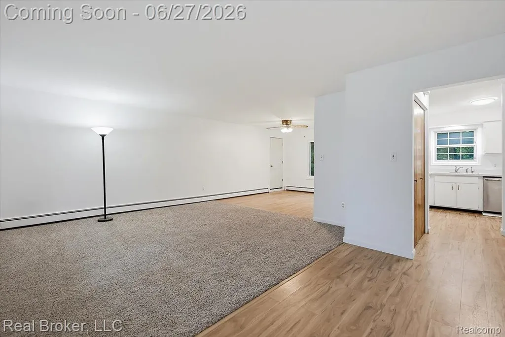 8320 Hillpoint Drive Hamburg Township MI 48116