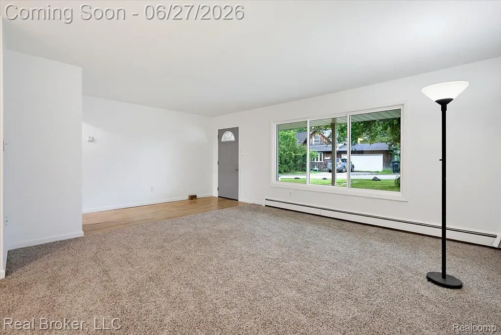 8320 Hillpoint Drive Hamburg Township MI 48116