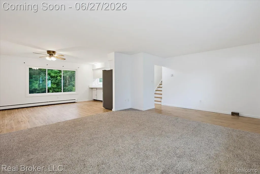8320 Hillpoint Drive Hamburg Township MI 48116