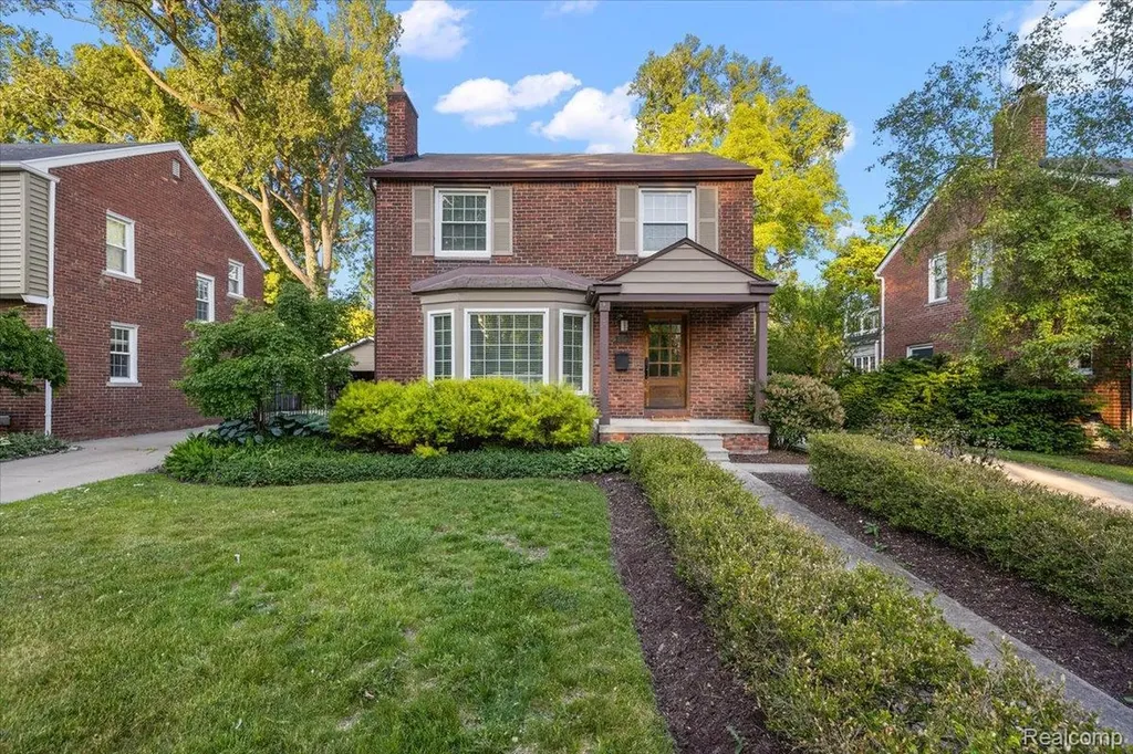 1512 Edgewood Drive Royal Oak City MI 48067