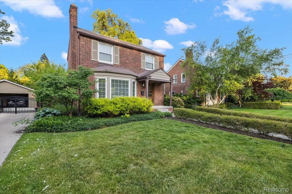 1512 Edgewood Drive Royal Oak City MI 48067