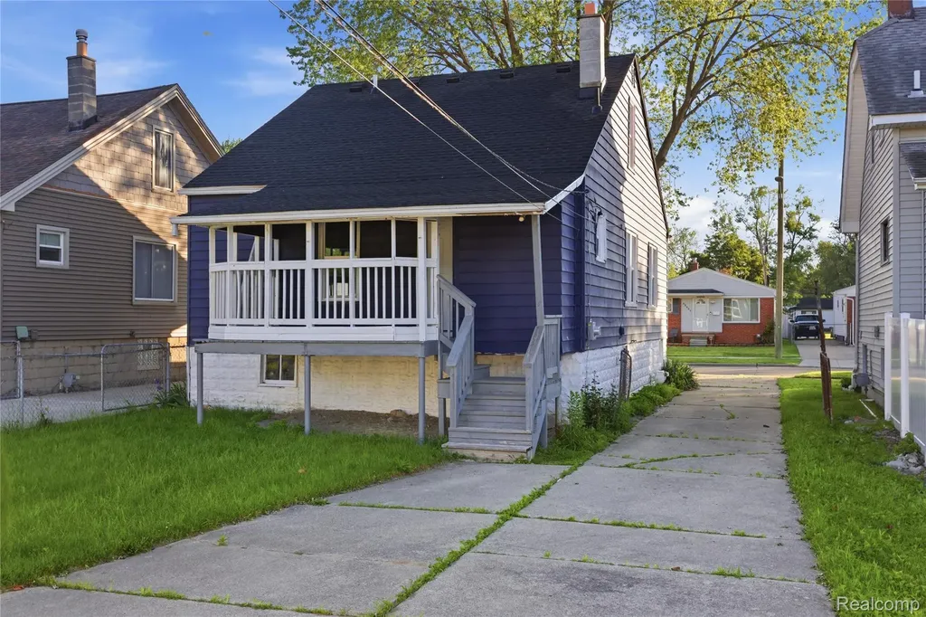 23930 Elmira Street St. Clair Shores City MI 48082