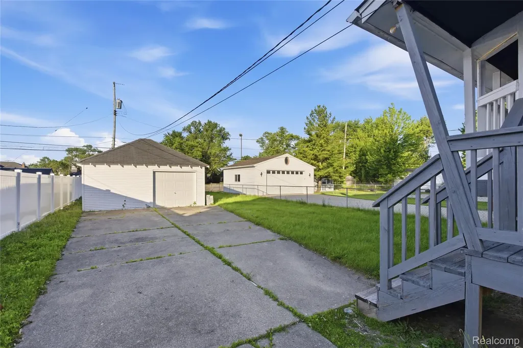 23930 Elmira Street St. Clair Shores City MI 48082