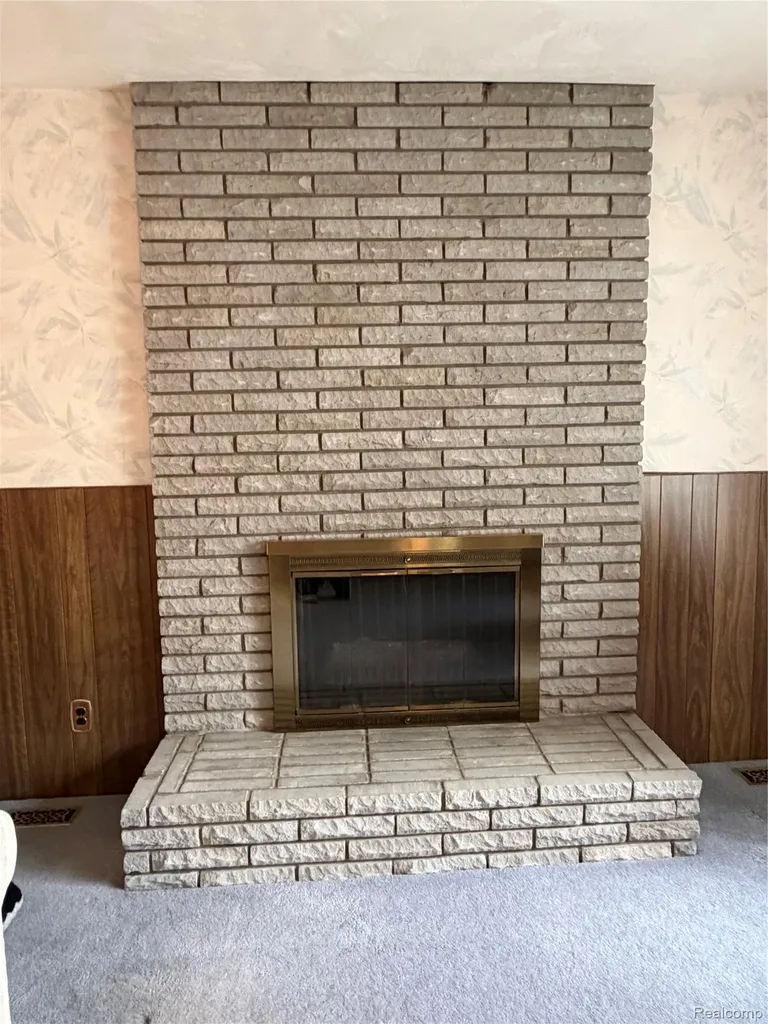 32466 Avondale Street Westland City MI 48186