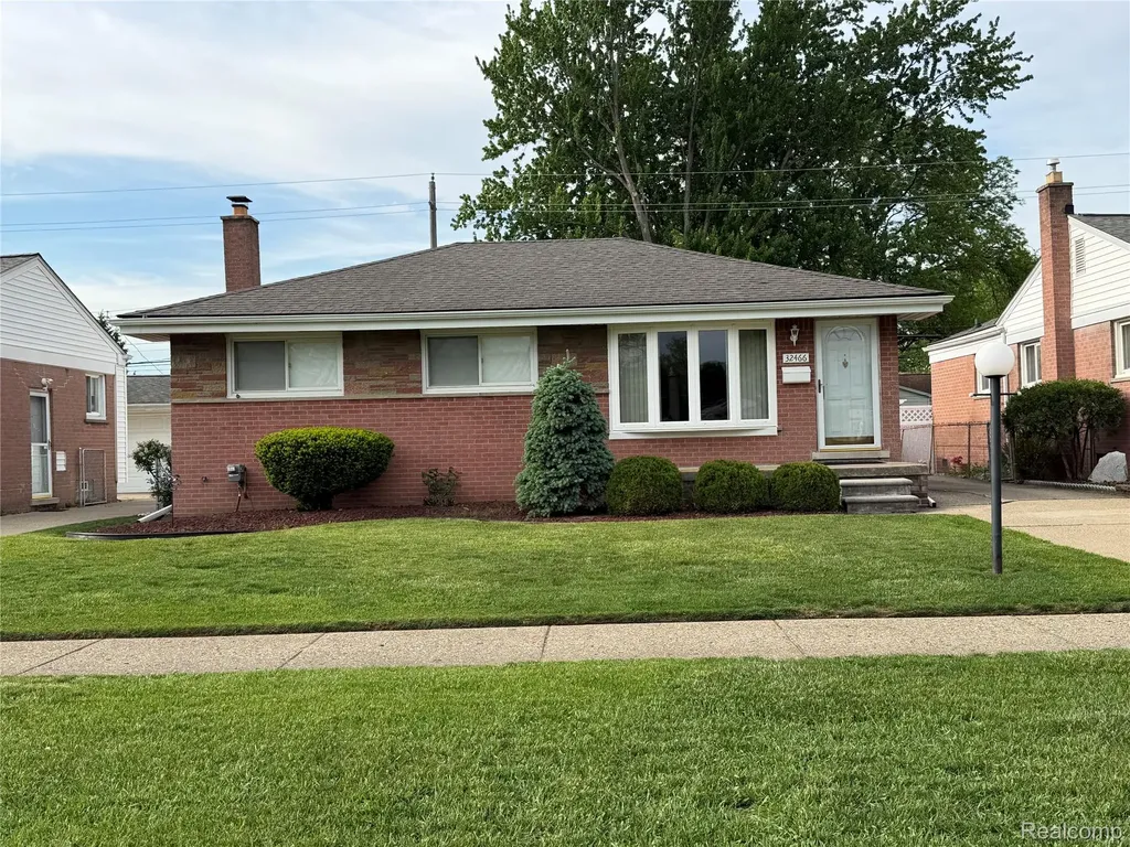 32466 Avondale Street Westland City MI 48186