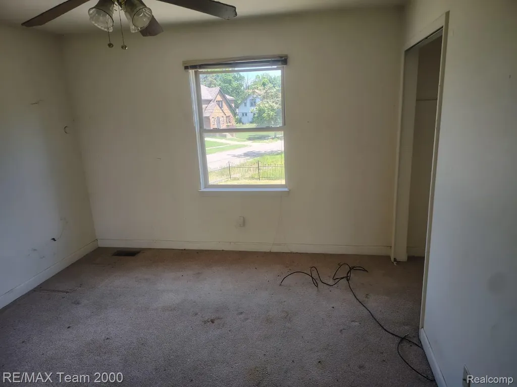 19452 Troy Place Detroit City MI 48203