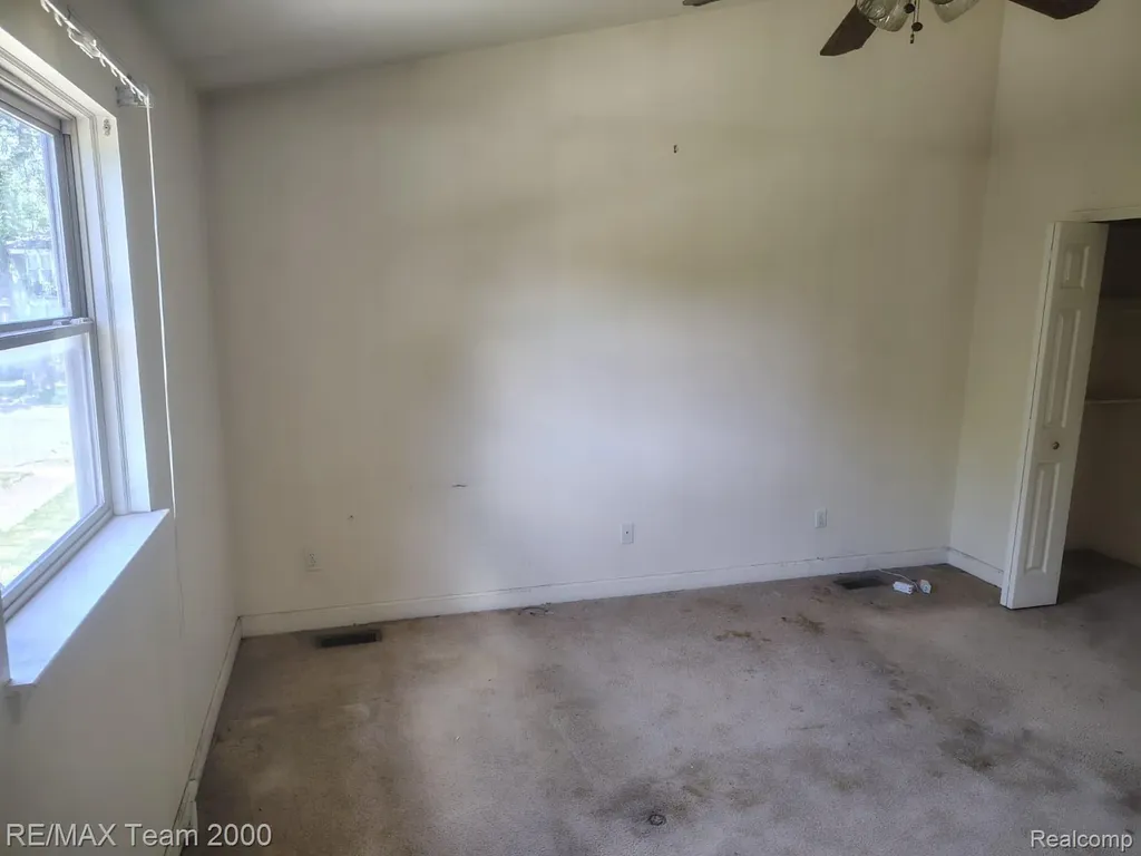 19452 Troy Place Detroit City MI 48203