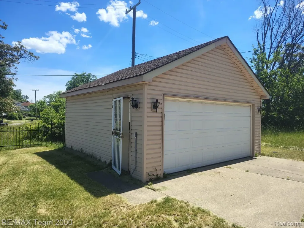 19452 Troy Place Detroit City MI 48203