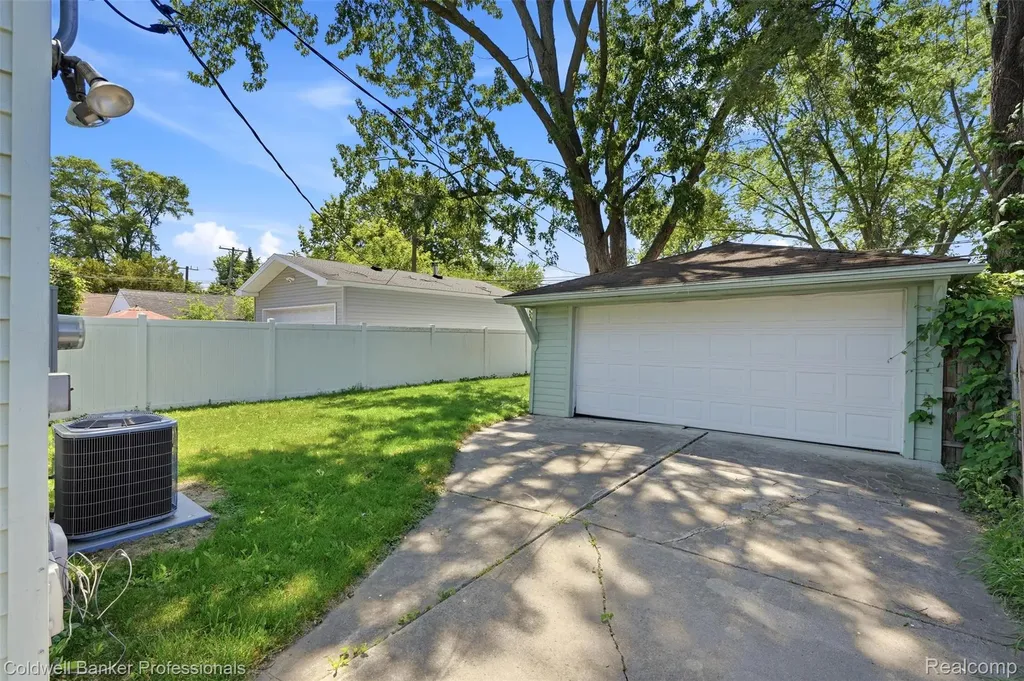 31473 Hazelwood Street Westland City MI 48186