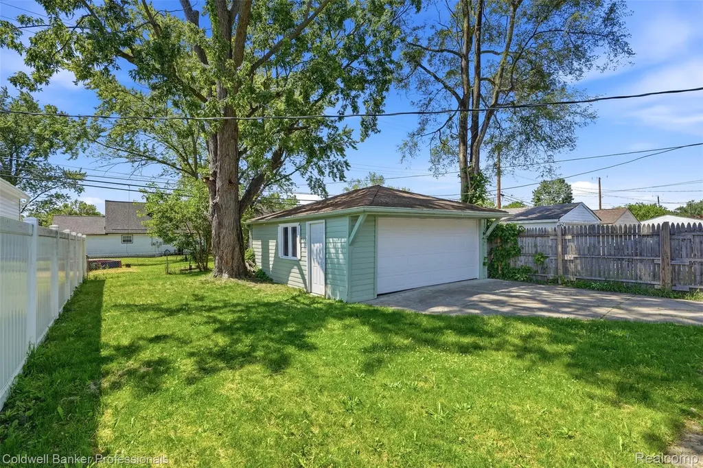 31473 Hazelwood Street Westland City MI 48186
