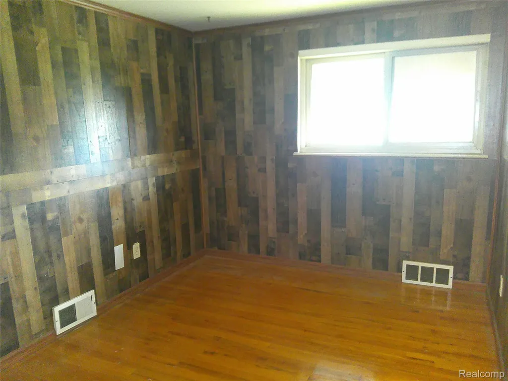 2803 Lexington Court Trenton City MI 48183