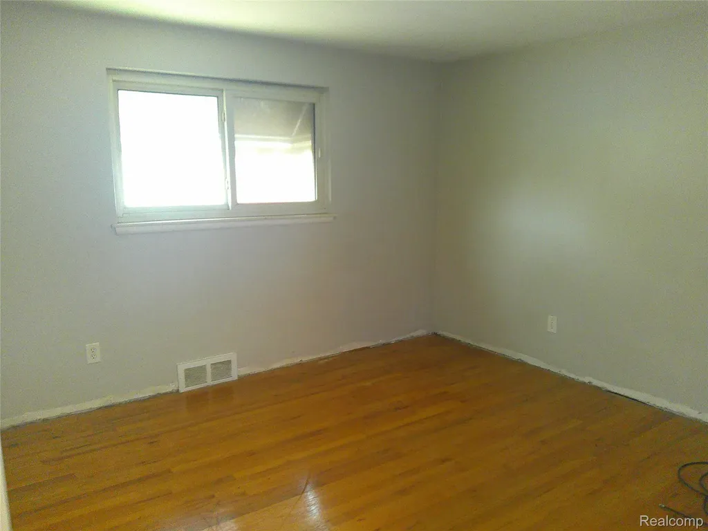 2803 Lexington Court Trenton City MI 48183