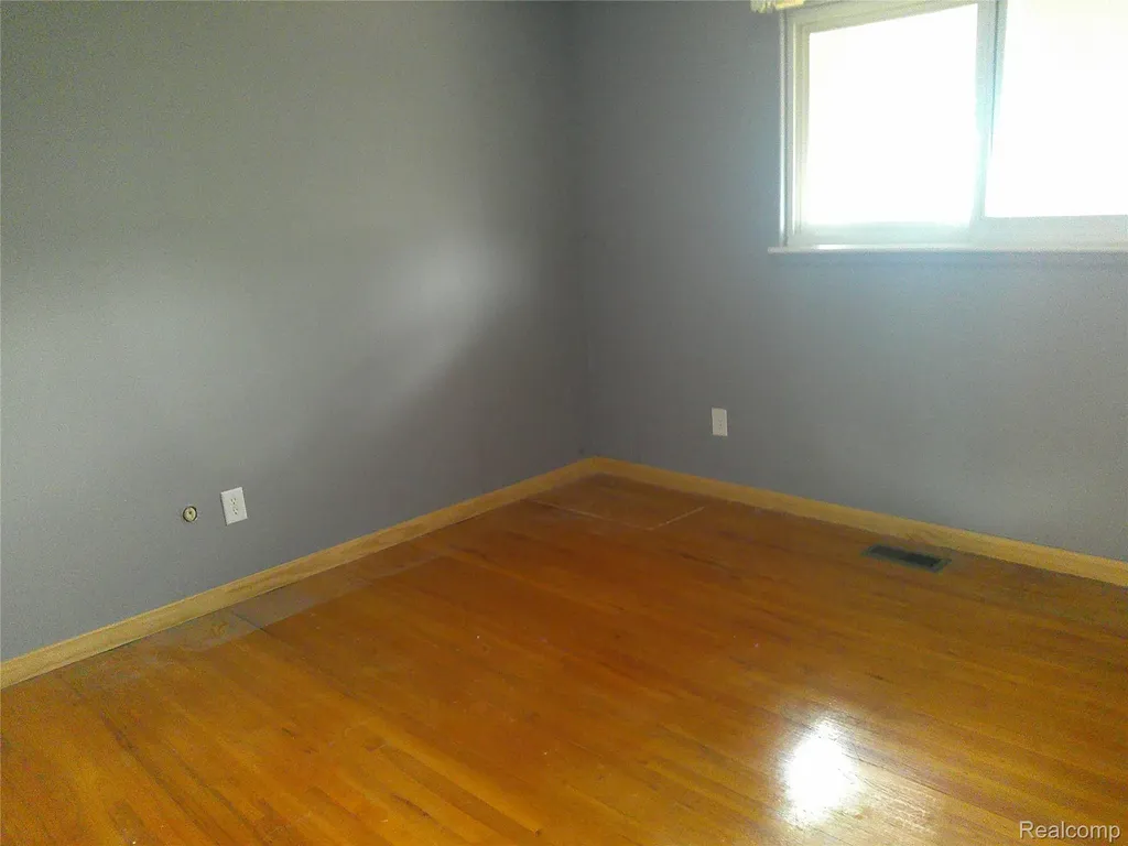 2803 Lexington Court Trenton City MI 48183