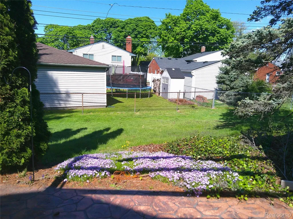 2803 Lexington Court Trenton City MI 48183