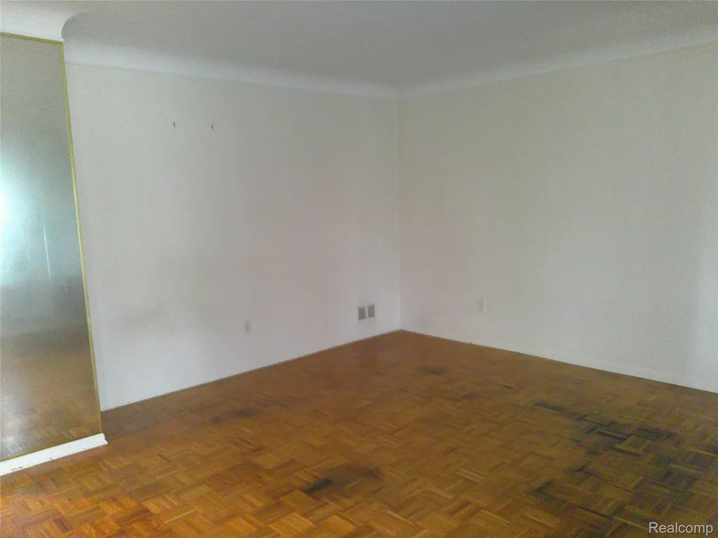 2803 Lexington Court Trenton City MI 48183