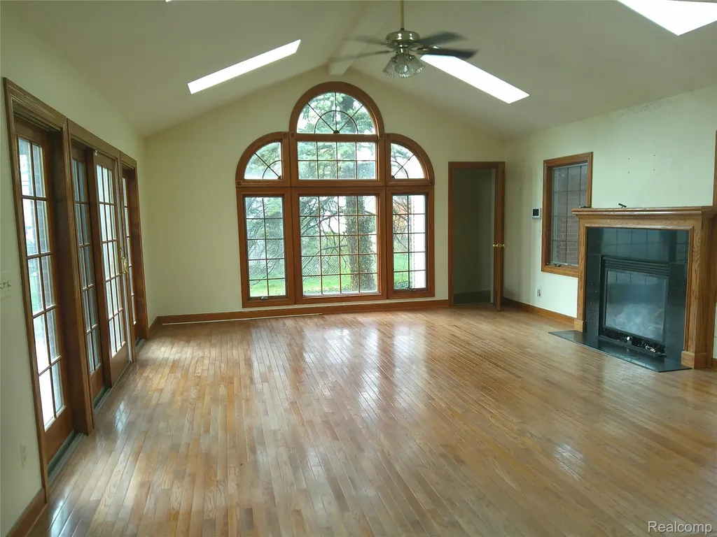 2803 Lexington Court Trenton City MI 48183
