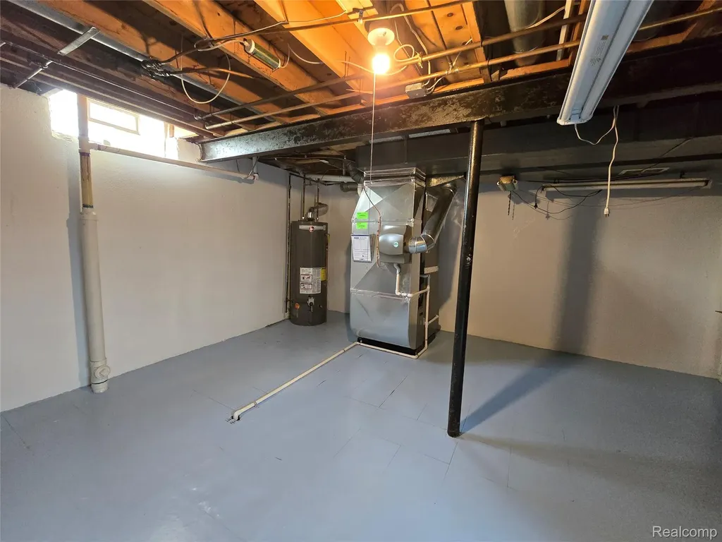 36086 English Drive Sterling Heights City MI 48310