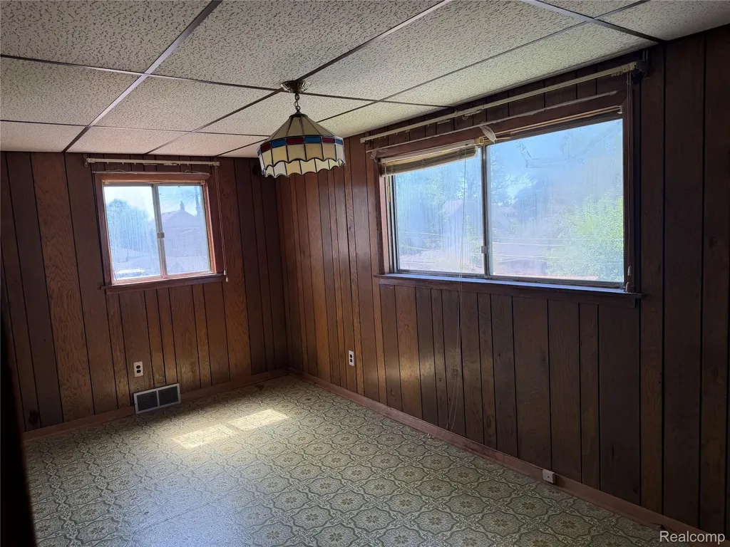 1543 Arlington Avenue Lincoln Park City MI 48146