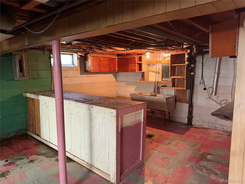 1543 Arlington Avenue Lincoln Park City MI 48146