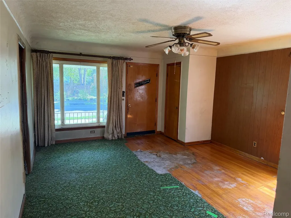 1543 Arlington Avenue Lincoln Park City MI 48146