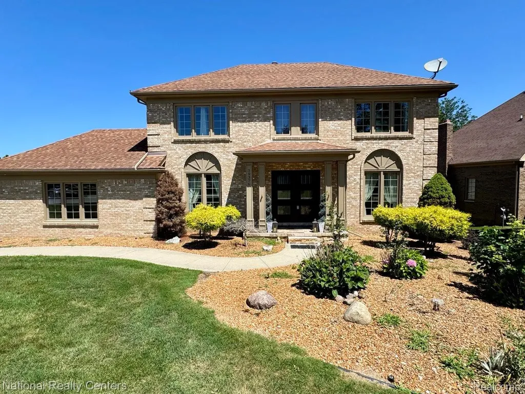 39376 Heatherbrook Drive Farmington Hills City MI 48331