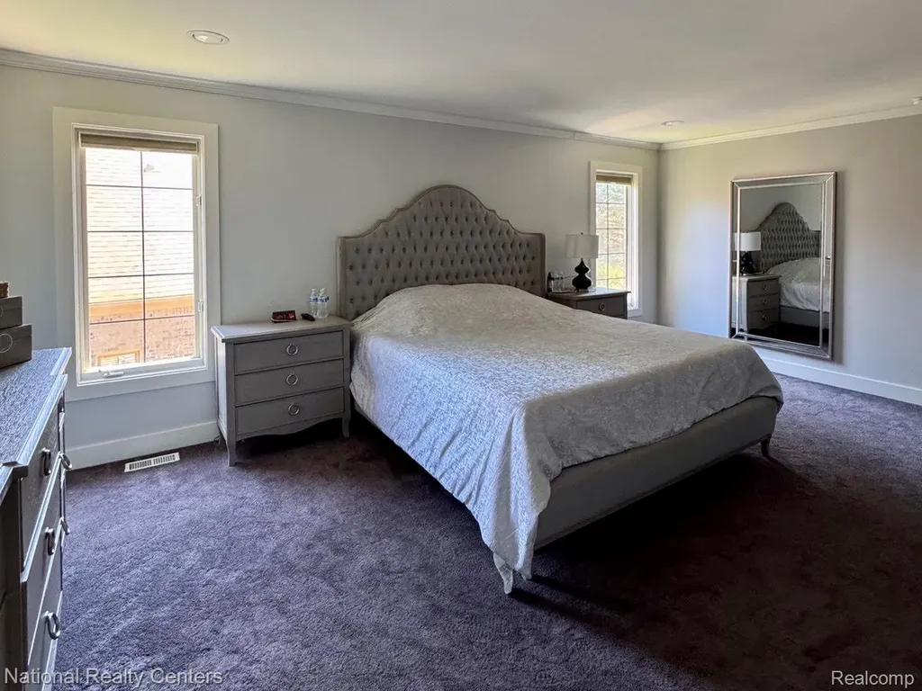 39376 Heatherbrook Drive Farmington Hills City MI 48331