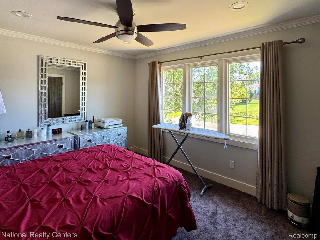 39376 Heatherbrook Drive Farmington Hills City MI 48331
