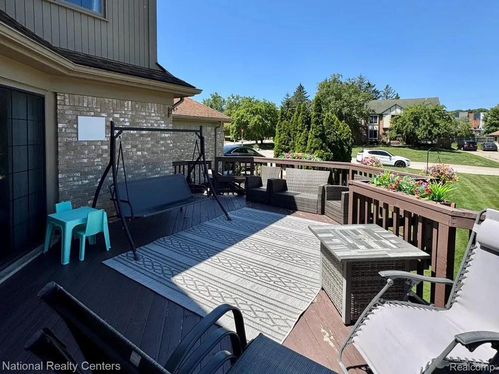 39376 Heatherbrook Drive Farmington Hills City MI 48331