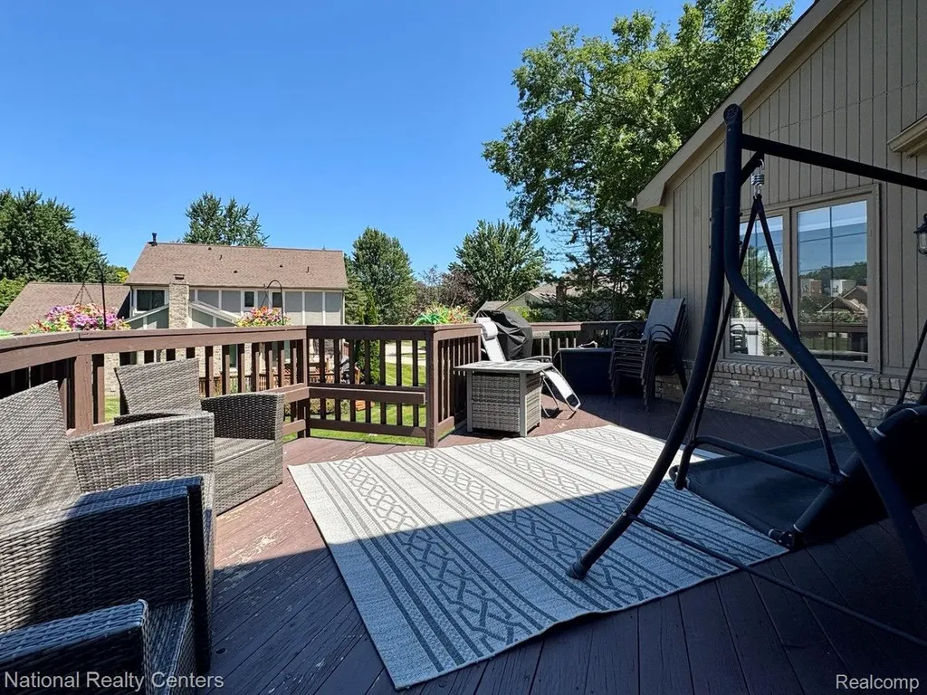 39376 Heatherbrook Drive Farmington Hills City MI 48331