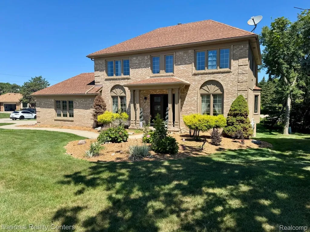 39376 Heatherbrook Drive Farmington Hills City MI 48331