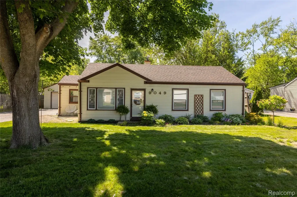 9049 Marlowe Avenue Plymouth Charter Township MI 48170